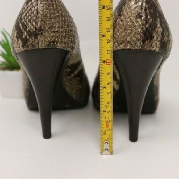 Gianni Bini Animal Print Snake Peep Toe Leather Pumps - Picture 2 of 7